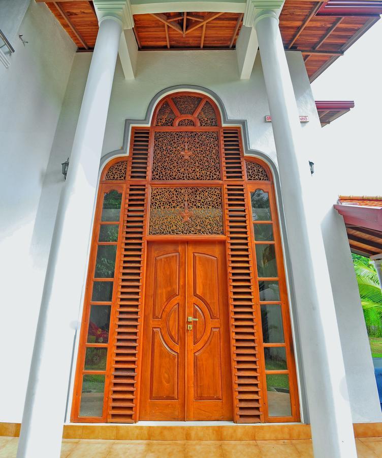 Falcon Villa Induruwa Kültér fotó