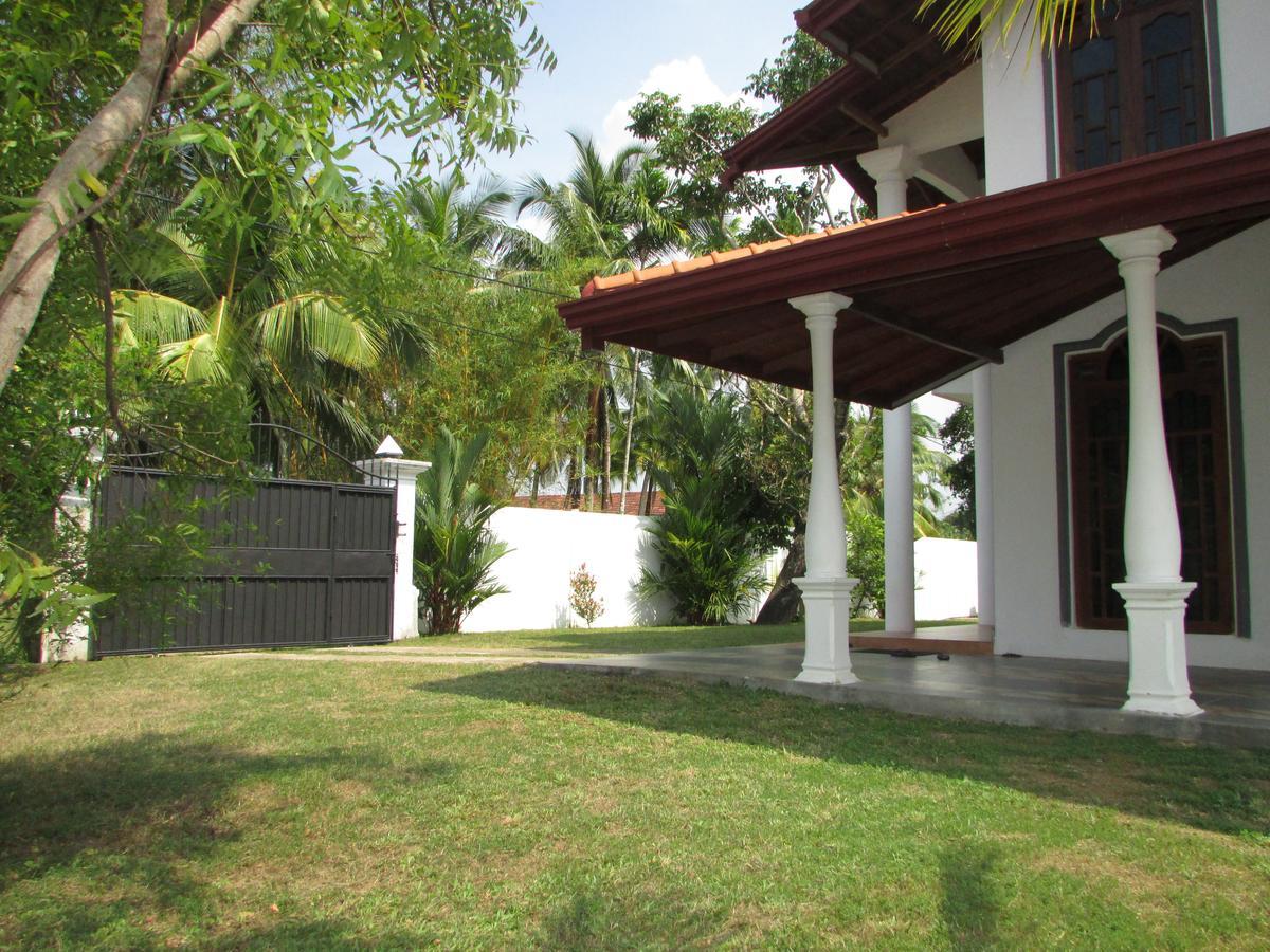 Falcon Villa Induruwa Kültér fotó